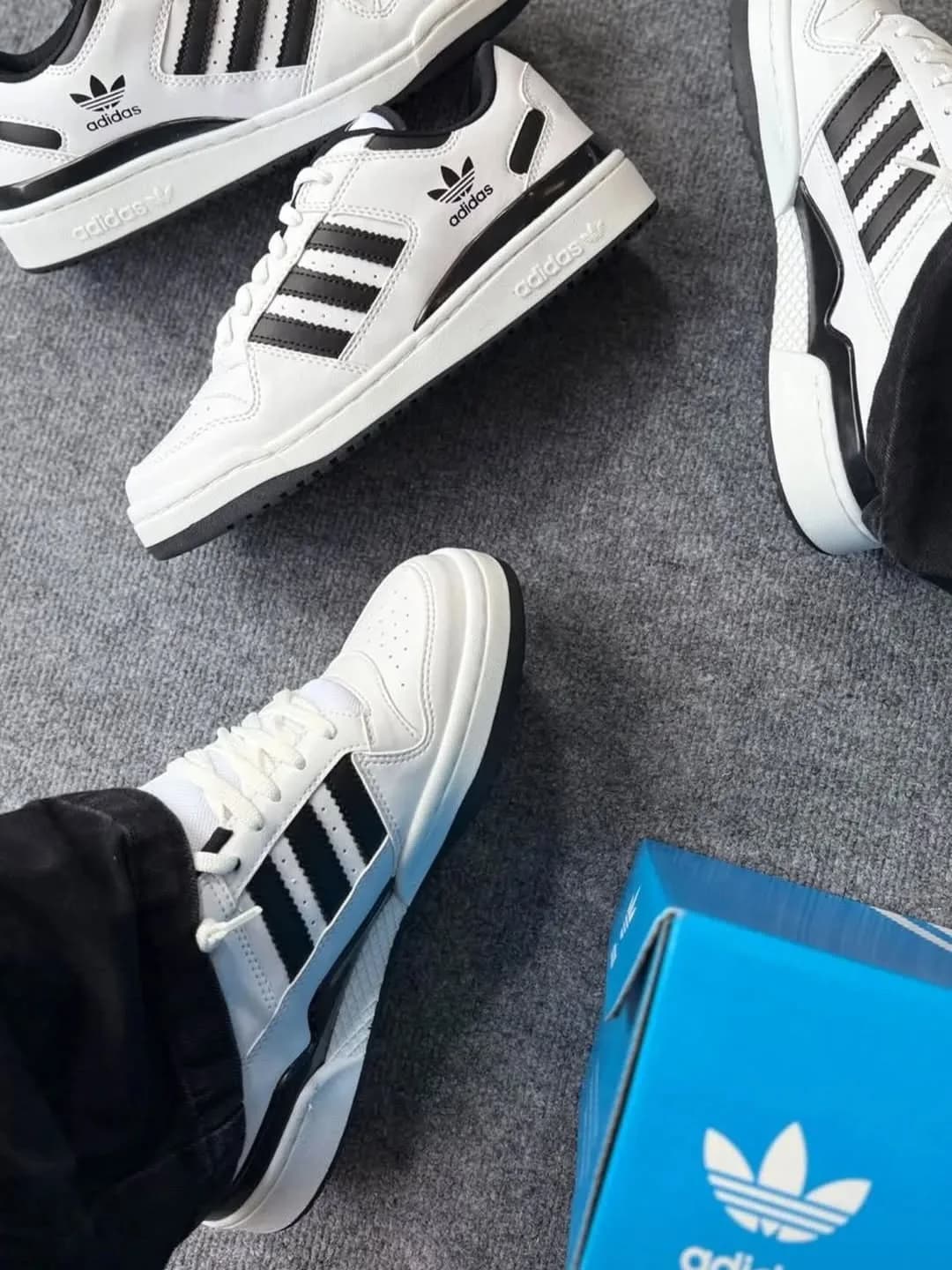 Adidas Forum branco e preto