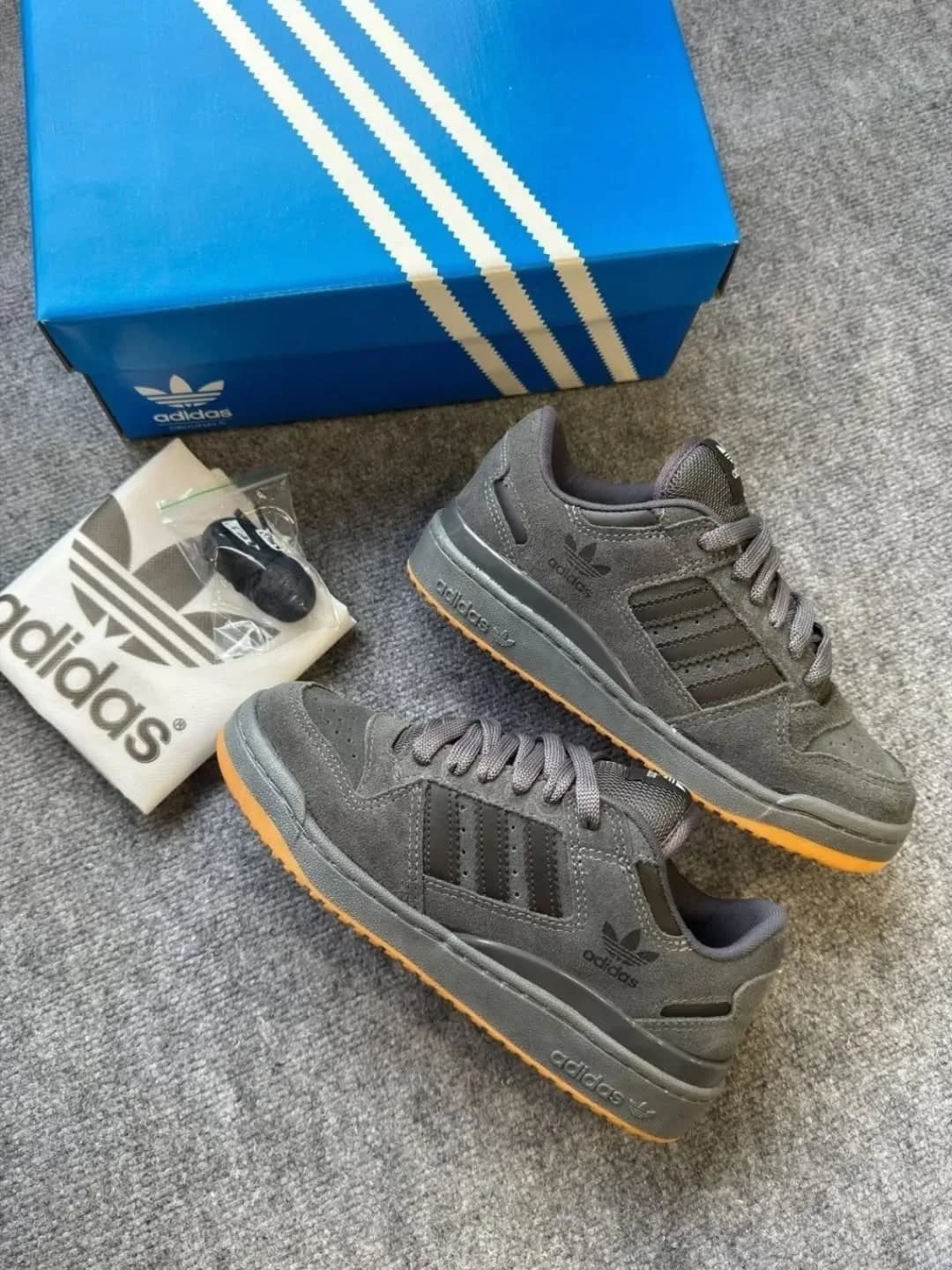 Adidas Forum grafite