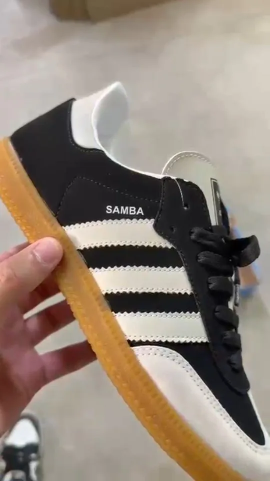 Adidas Samba preto e branco